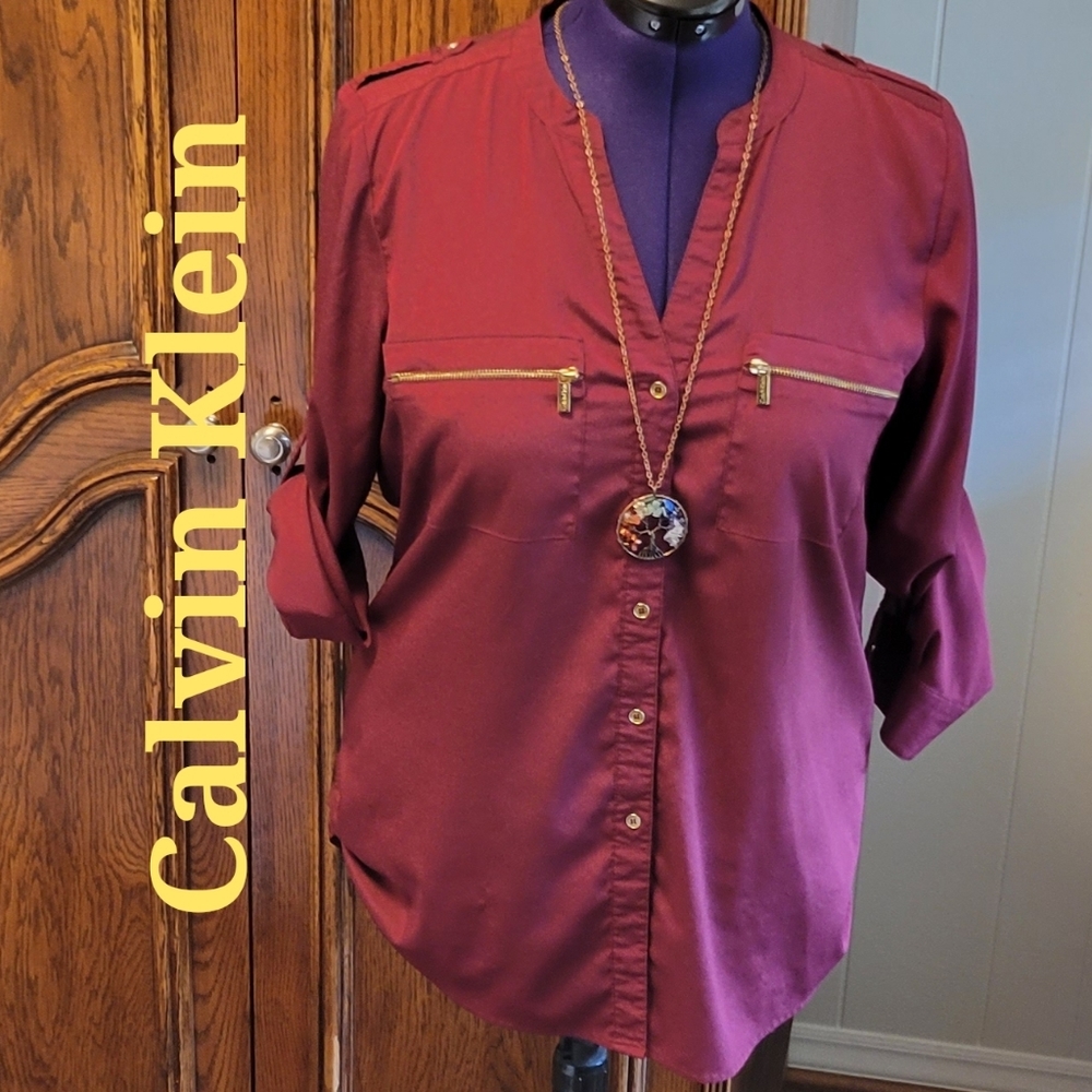 ❣️HP❣️Calvin Klein full button up burgundy blouse elbow roll tab sleeves sz: M